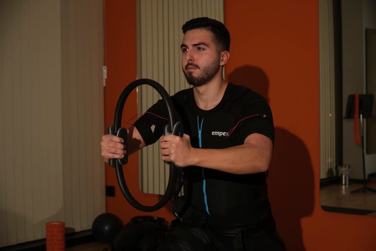 Yeni Başlayanlar İçin EMS İdmanı: Kapsamlı Başlangıç Rehberi